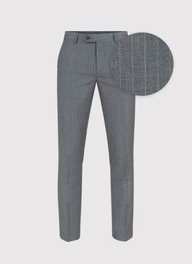 Dwuczęściowy garnitur męski w prążek