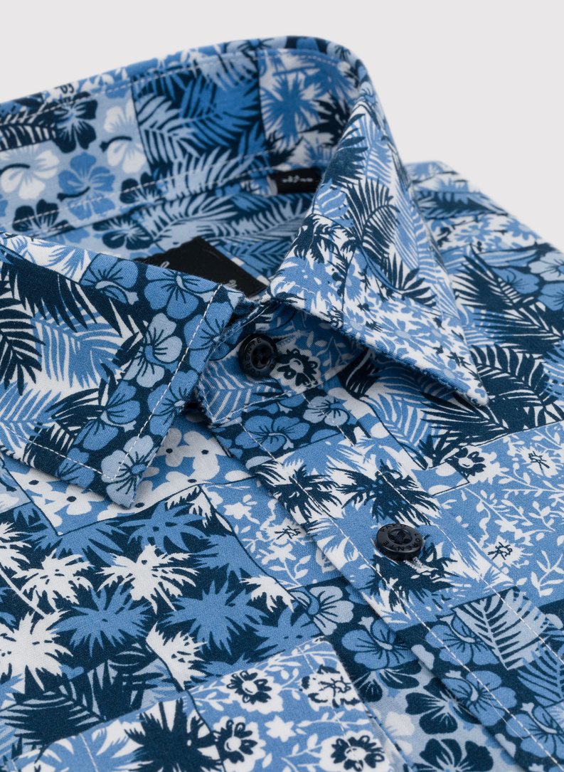 Niebieska koszula w hawajskie wzory