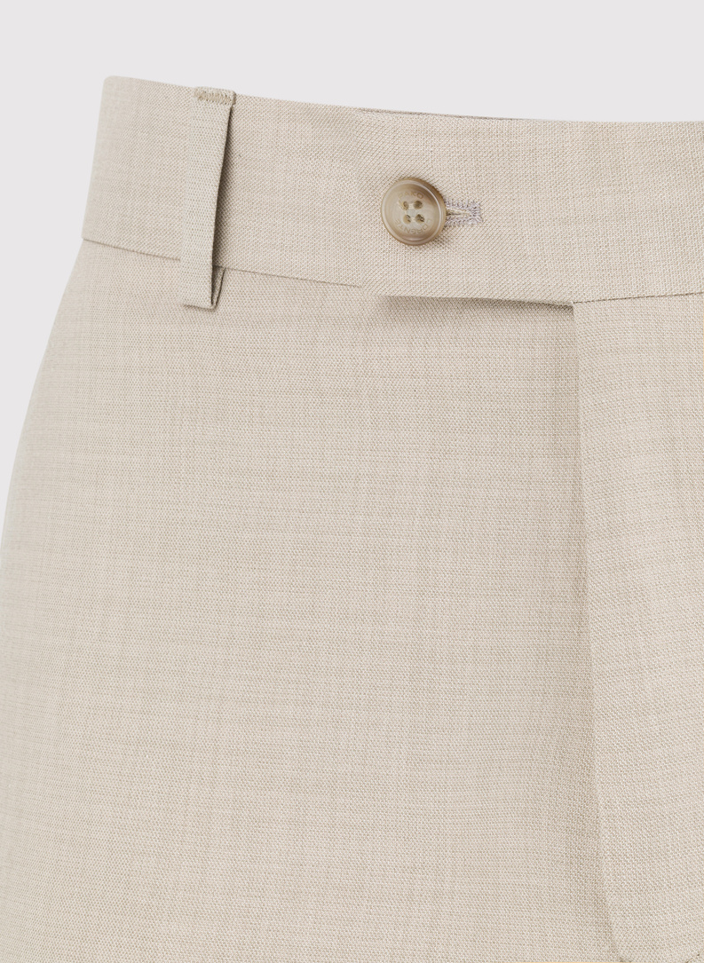 Beżowy garnitur męski