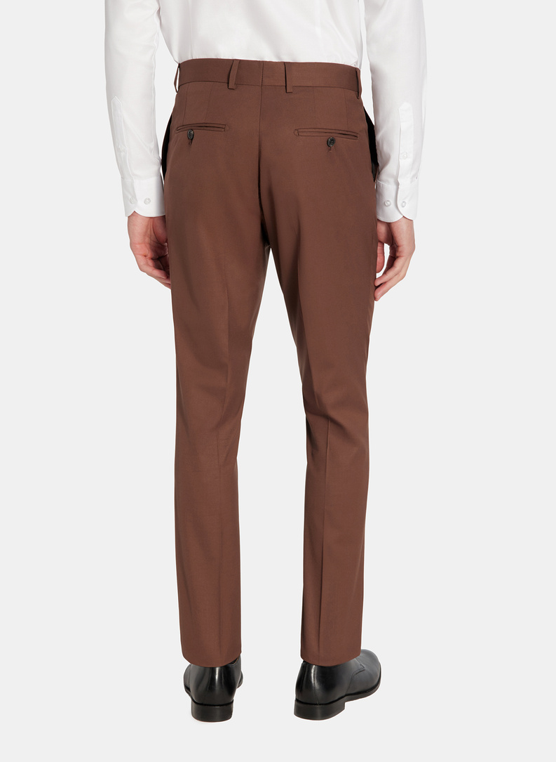 Gładki brązowy garnitur męski