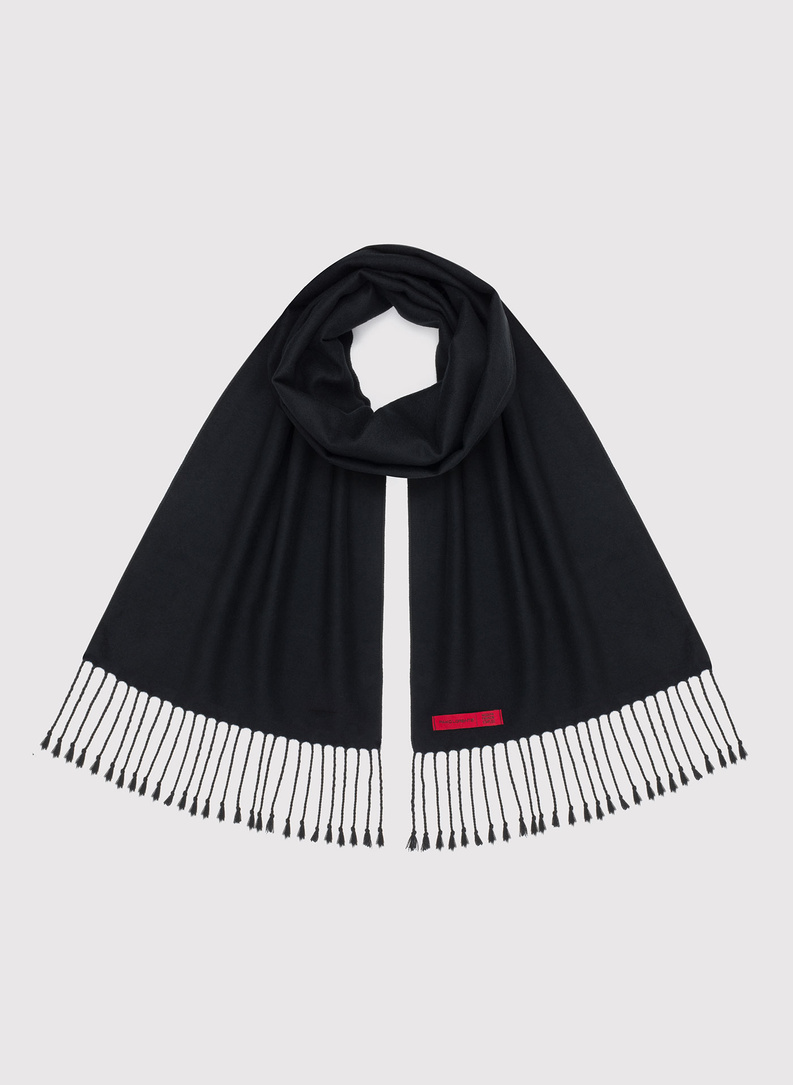 Szalik z frędzlami w kolorze czarnym 