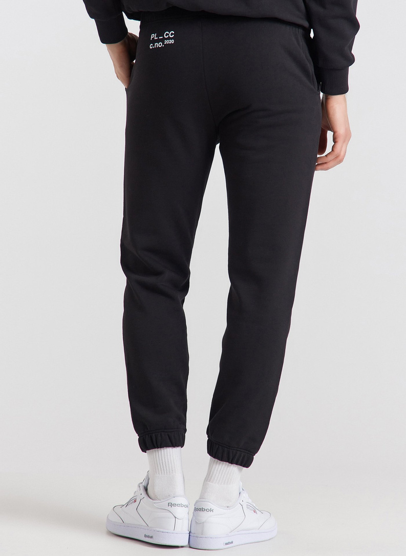 Czarne spodnie dresowe oversize C21SF-WD-002-C