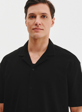 Koszula męska w kolorze czarnym z krótkim rękawem