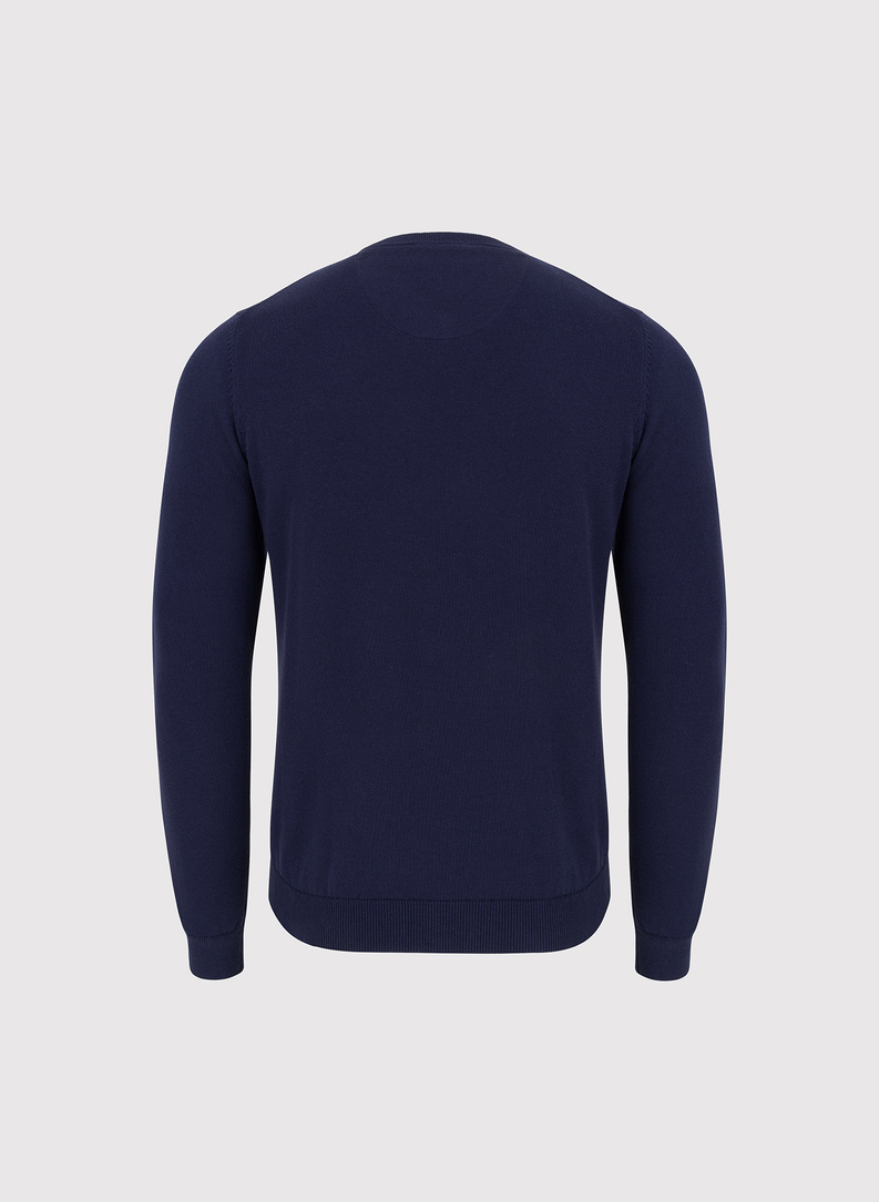 Granatowy sweter męski w serek