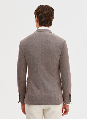 Dzianinowa marynarka w kolorze brązowym