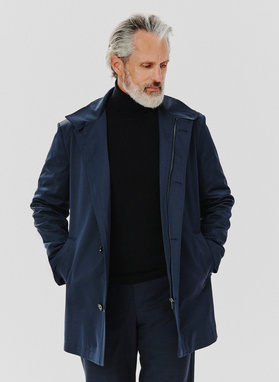 Granatowy płaszcz męski