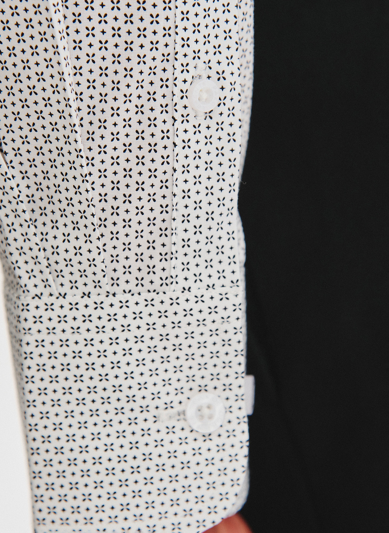 Biała koszula męska w mikrowzór