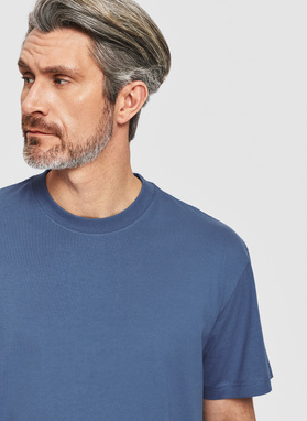 Niebieski t-shirt oversize