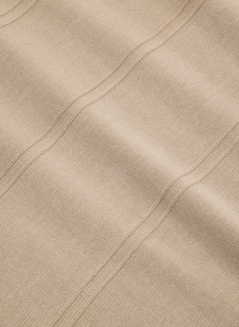 Beżowe polo swetrowe