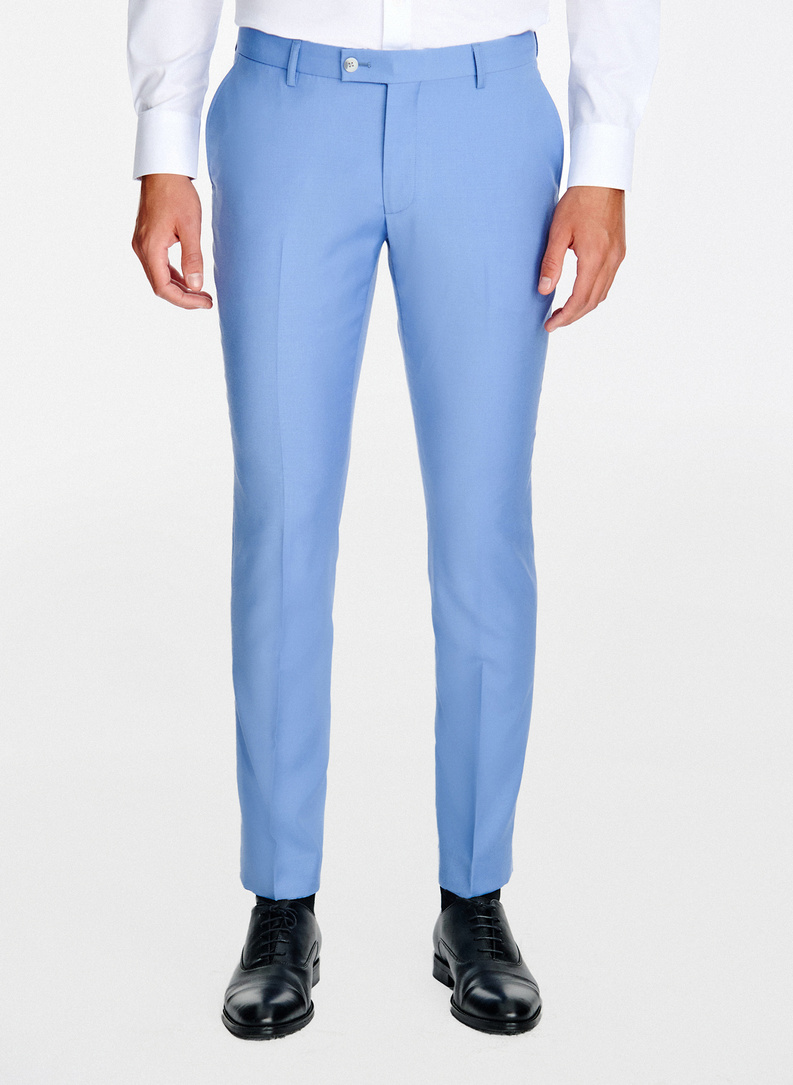 Niebieski wełniany garnitur męski