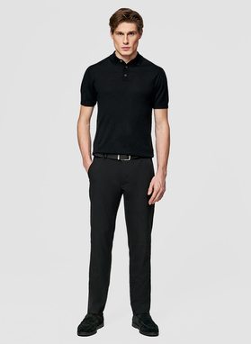 Czarne polo swetrowe z wełny merino