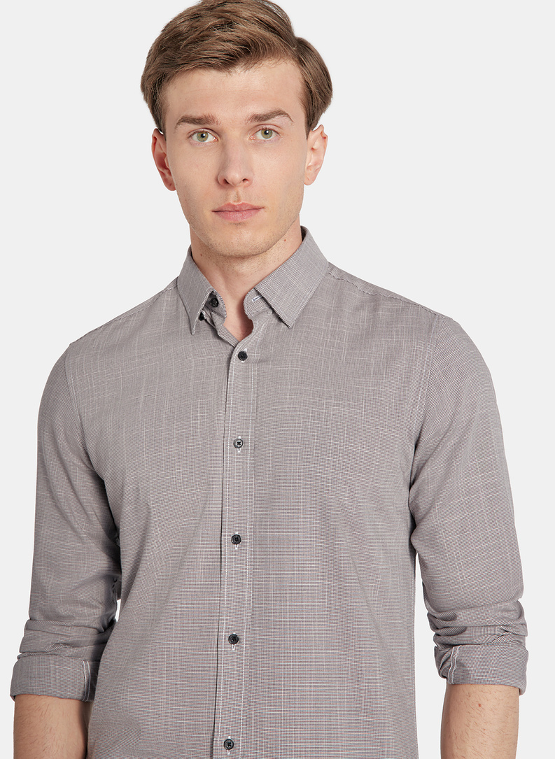 Brązowa koszula w drobną kratę