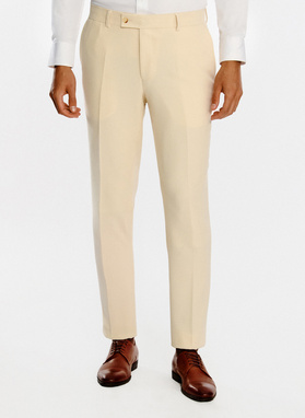 Jasnobeżowy garnitur męski