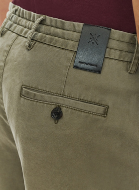 Zielone gładkie szorty męskie