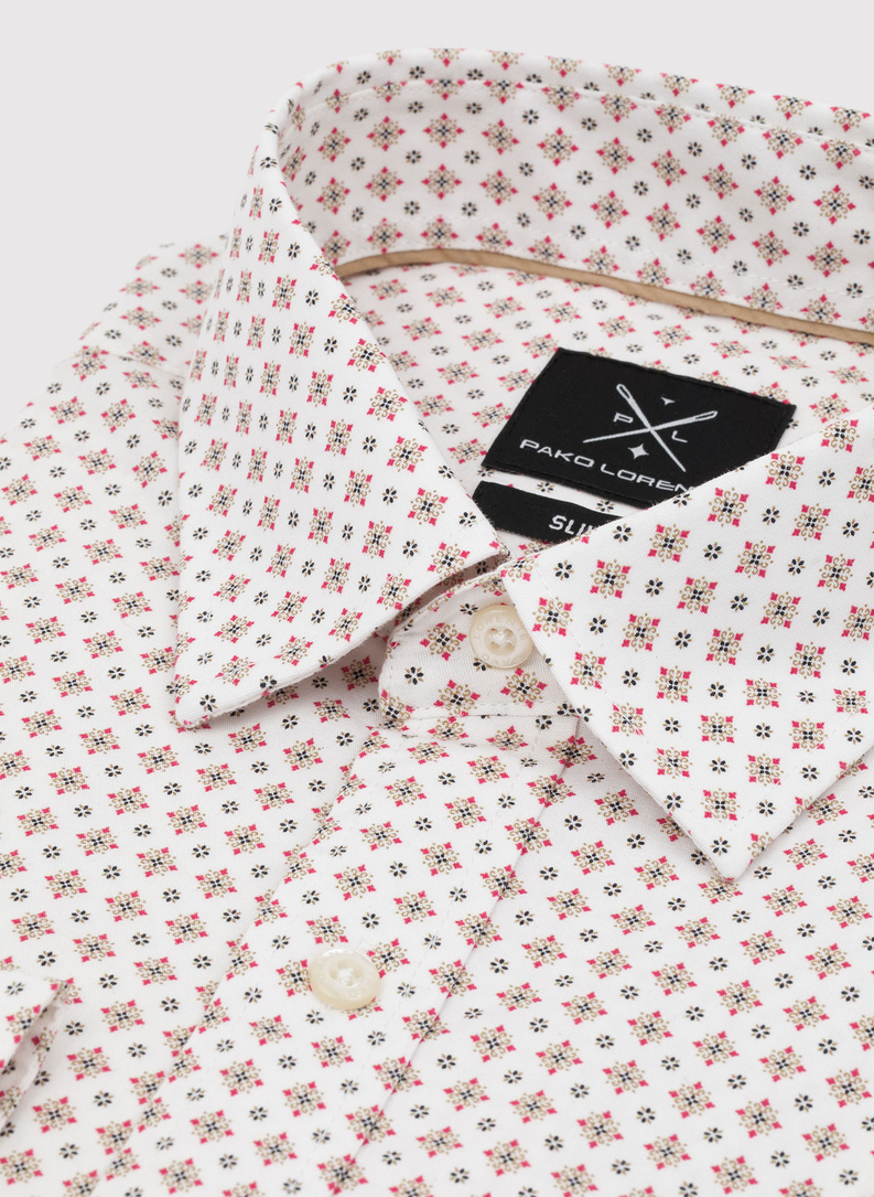 Biała koszula w mikrowzór