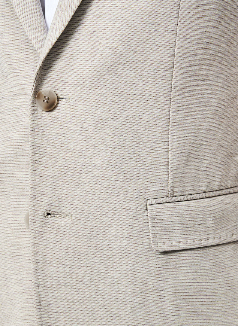 Dzianinowa marynarka w kolorze beżowym