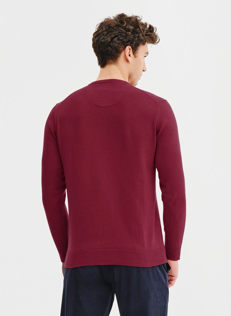 Czerwony męski sweter w serek