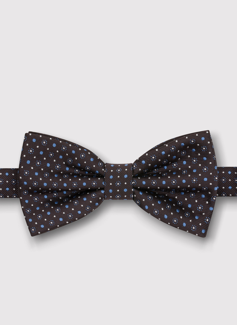 Brązowa mucha w mikrowzór