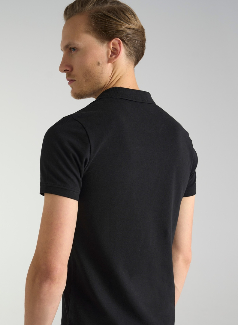 Gładki t-shirt polo w czarnym kolorze