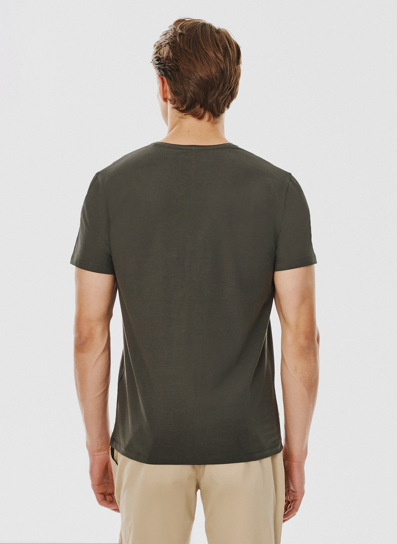 Zielony gładki t-shirt v-neck