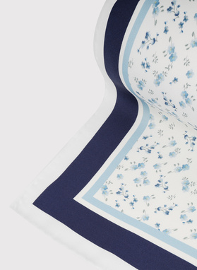 Biała poszetka męska w kwiatki