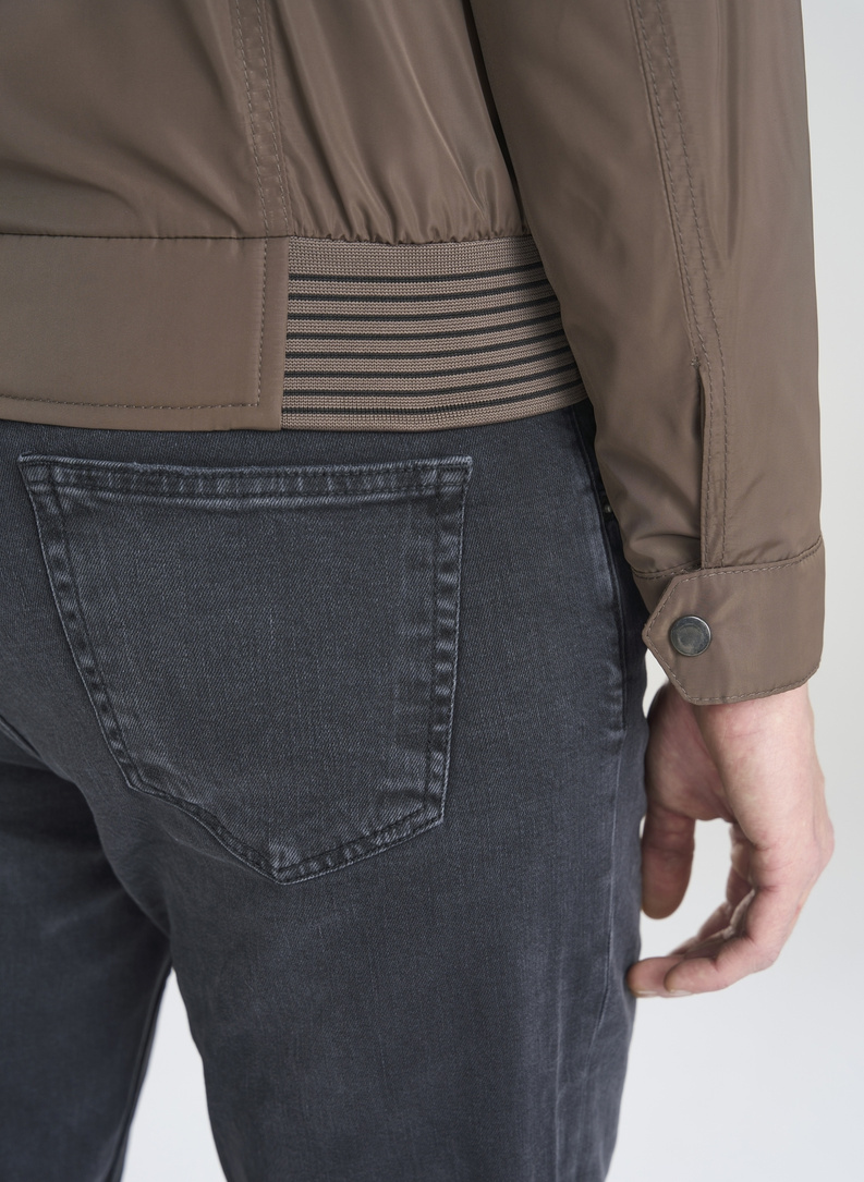 Brązowa krótka kurtka męska 