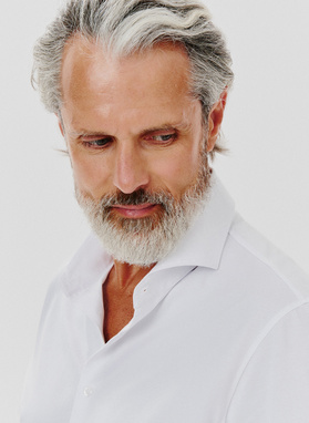 Gładka koszula męska w białym kolorze