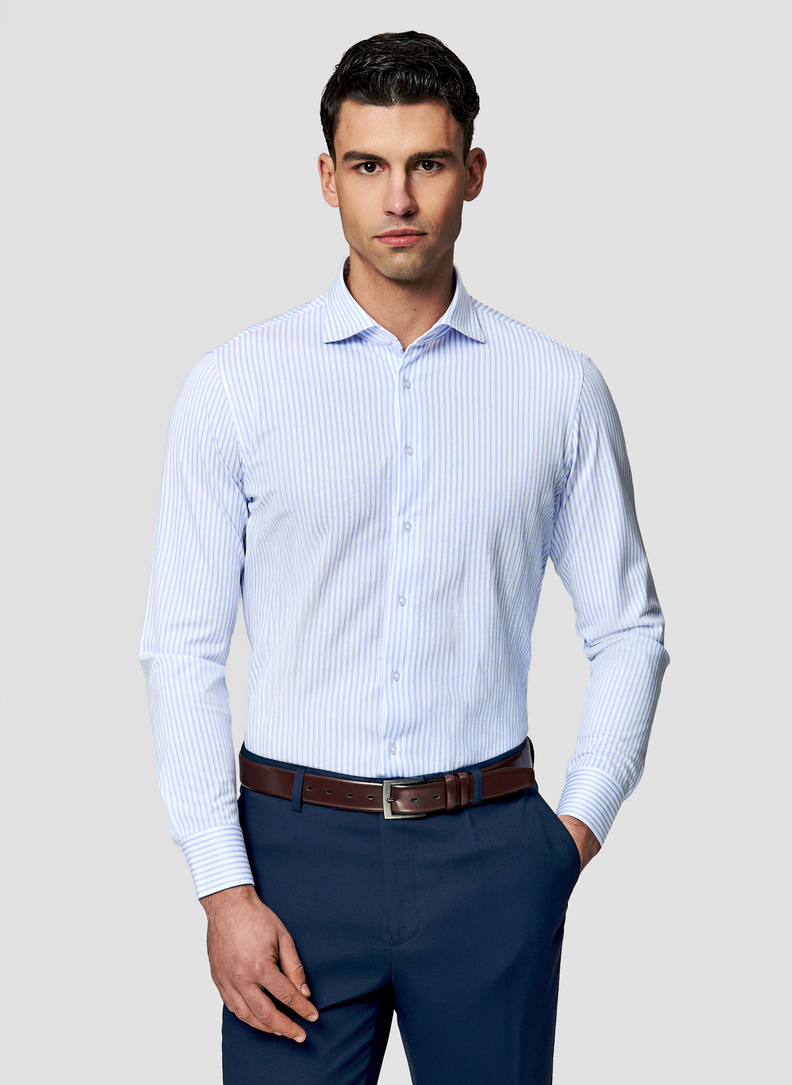 Błękitna koszula w prążek