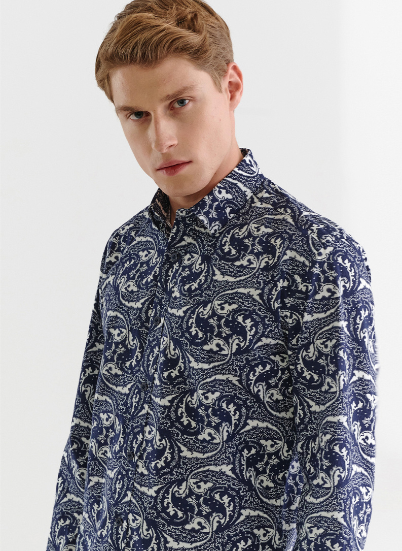 Granatowa koszula w oryginalny wzór