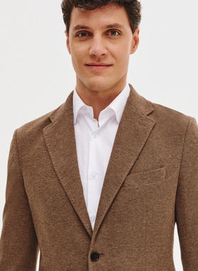 Brązowa marynarka z dzianiny