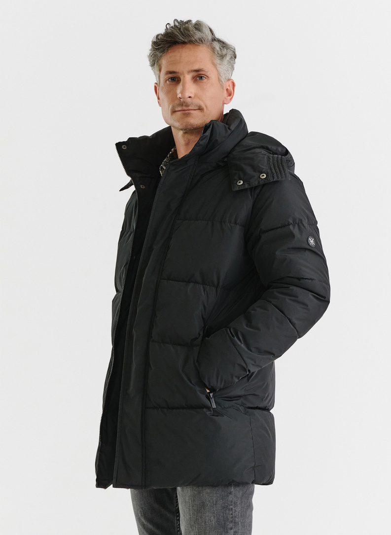 Czarna zimowa kurtka męska