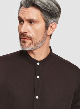 Brązowa koszula z lnem