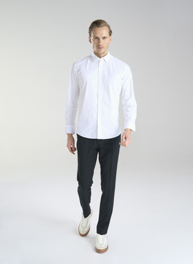 Biała koszula męska w czarne kropki