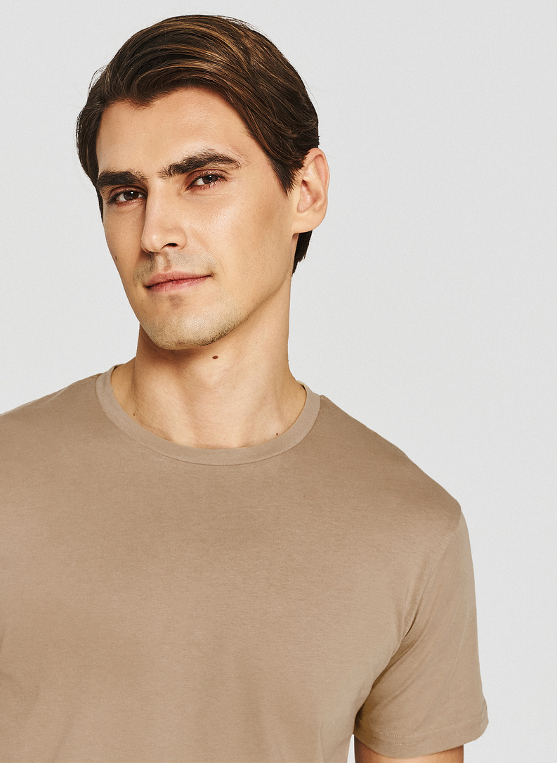 Beżowy bawełniany t-shirt męski