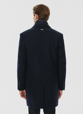 Męski płaszcz z wełną w kolorze granatowym