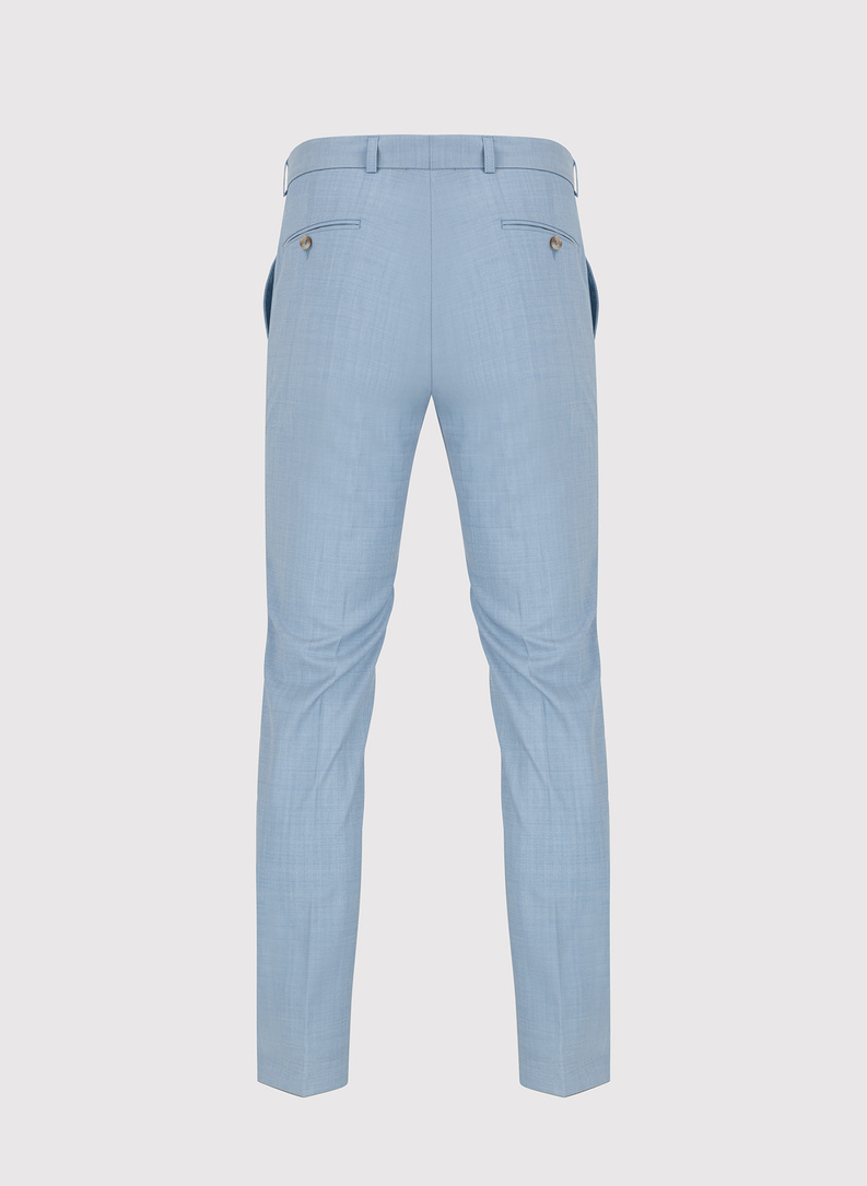 Błękitny męski garnitur