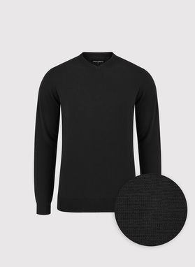 Czarny sweter v-neck