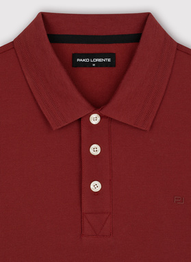 Bordowy t-shirt polo na trzy guziczki