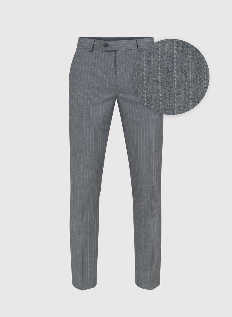 Dwuczęściowy garnitur męski w prążek