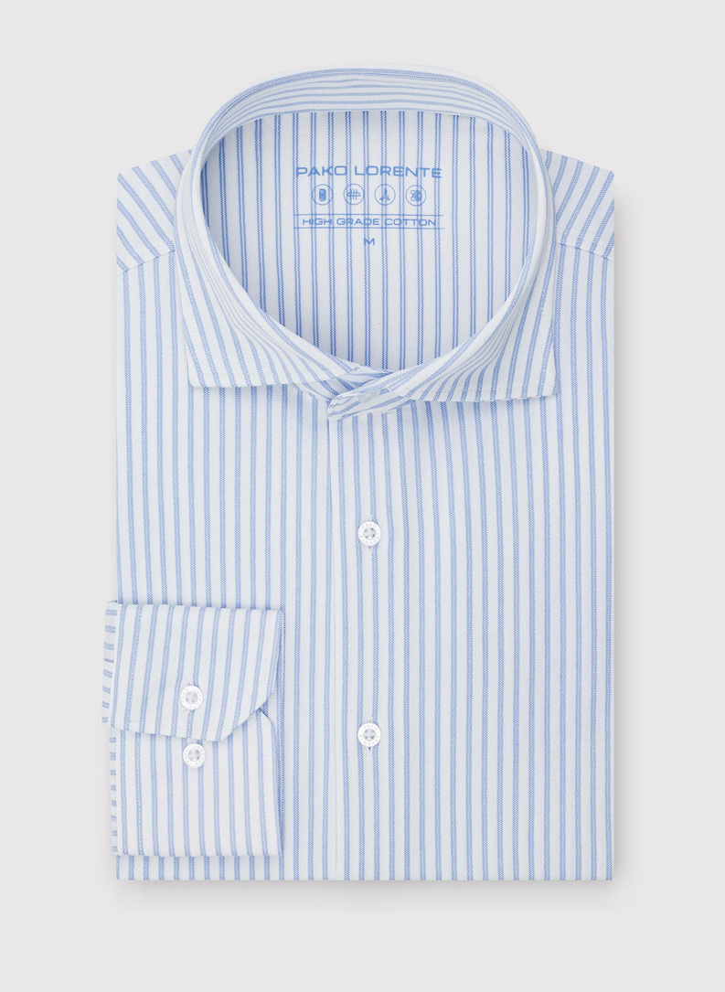 Błękitna koszula w prążek