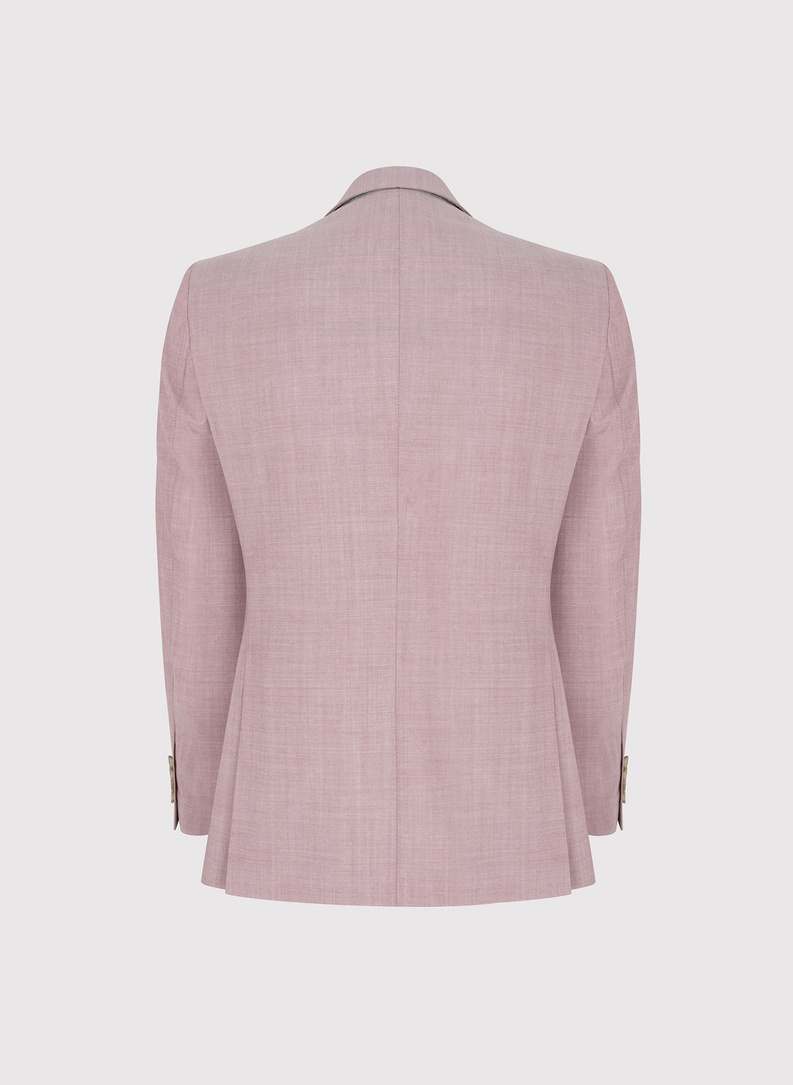 Różowy garnitur męski