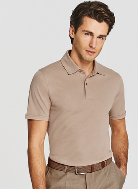 Beżowy t-shirt polo