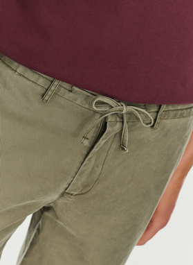 Zielone gładkie szorty męskie