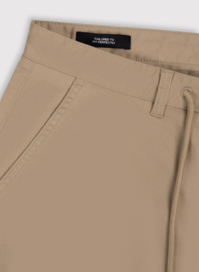 Kamelowe szorty męskie