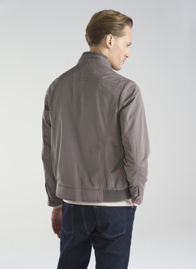 Jasnobrązowa krótka kurtka męska