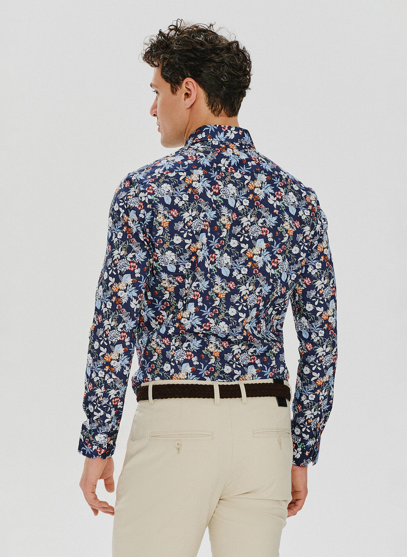 Granatowa koszula w kolorowy wzór