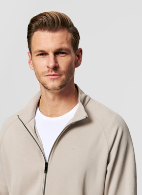 Beżowy dres męski z szortami