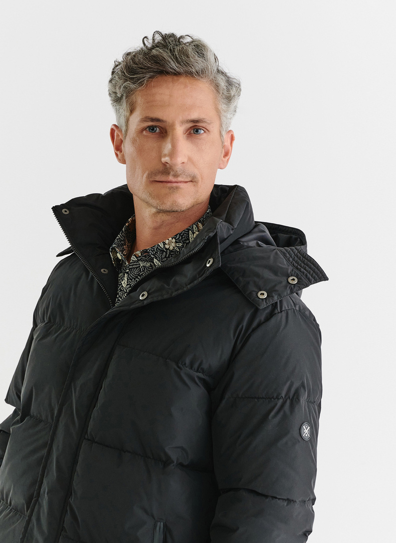 Czarna zimowa kurtka męska