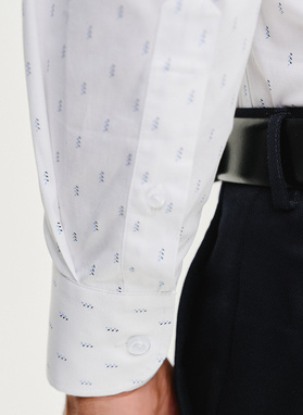 Biała koszula męska w mikrowzór