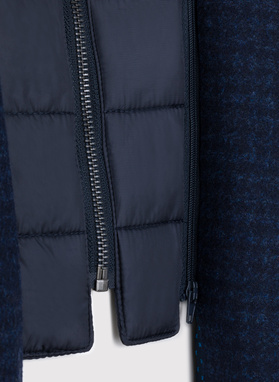 Granatowy płaszcz męski w mikrowzór